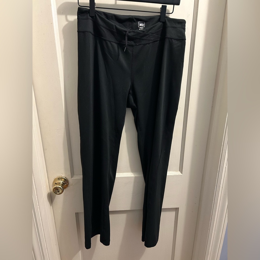 REI bundle of two pull on black straight leg pant medium petite